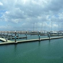 水上浮筒是怎么安装的？